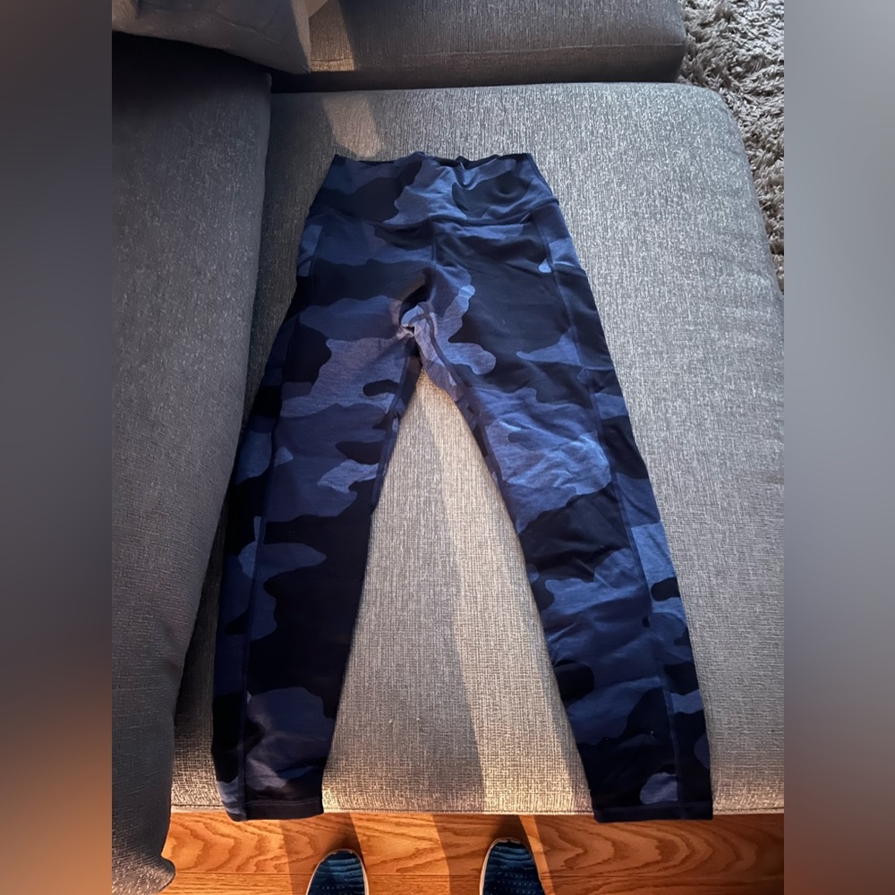 Woman’s Blue Camo Offline(Aerie) leggings high rise